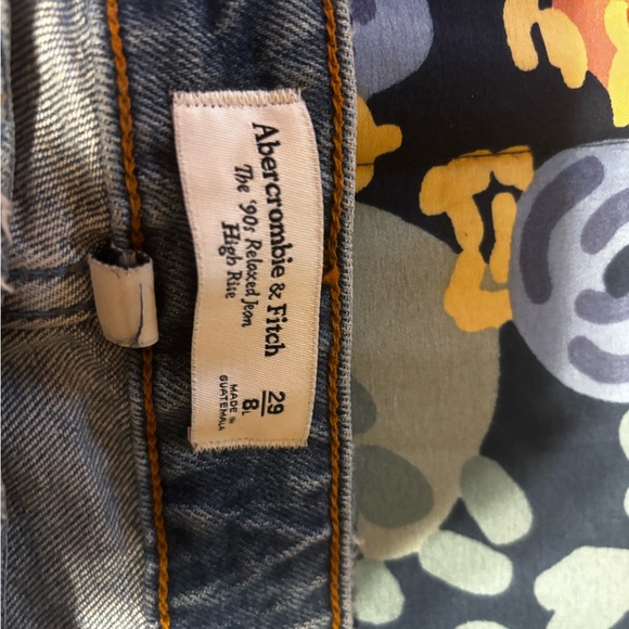 Abercrombie high rise 90s relaxed jean - Picture 2 of 2